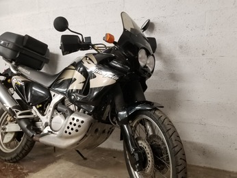 AFRICA TWIN 750 HONDA NOIR